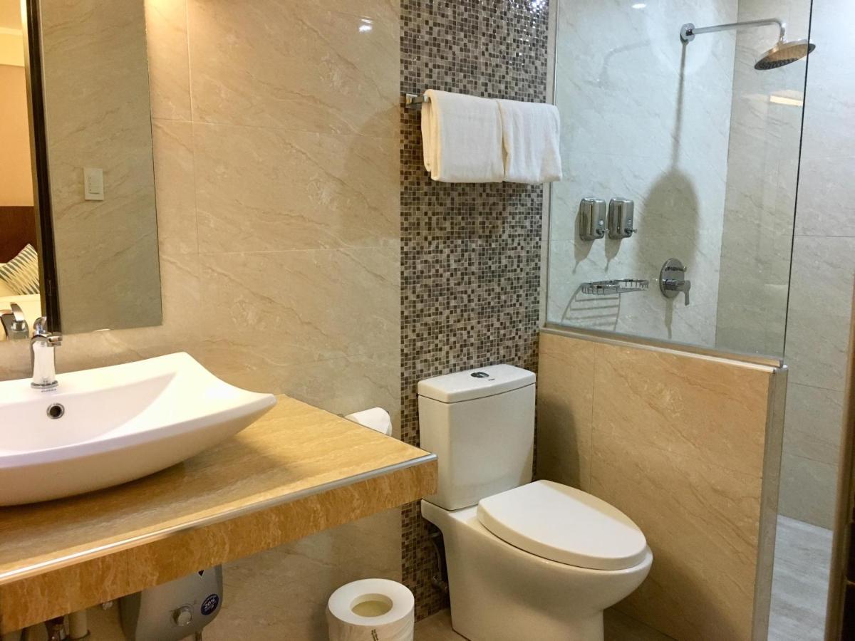 Eon Centennial Resort Hotel & Waterpark ايلويلو المظهر الخارجي الصورة
