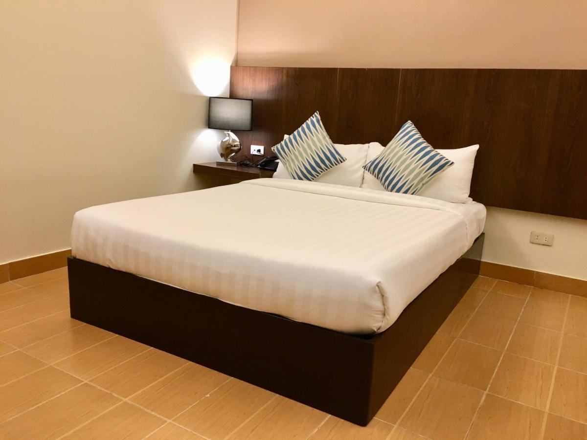 Eon Centennial Resort Hotel & Waterpark ايلويلو المظهر الخارجي الصورة