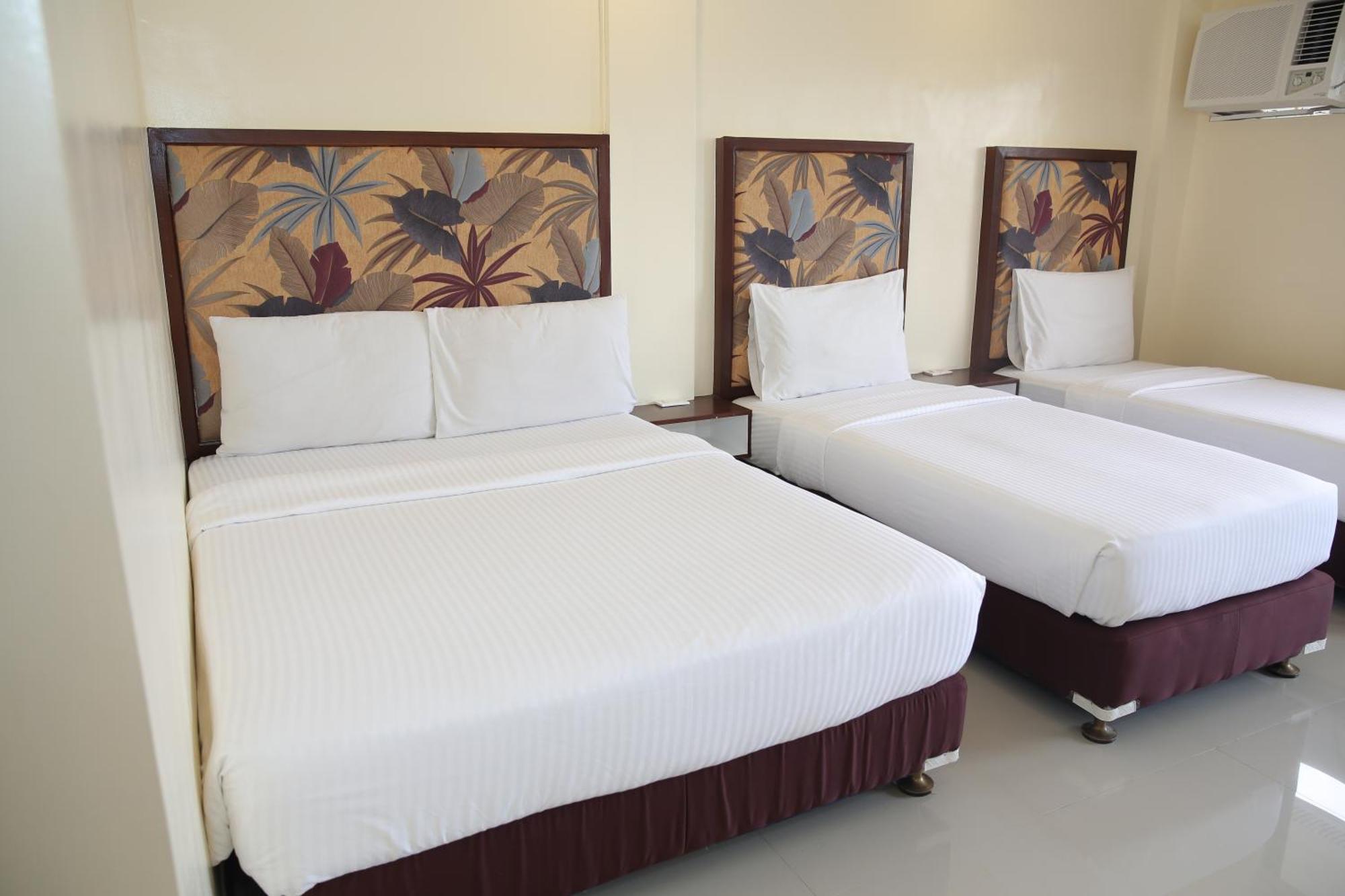 Eon Centennial Resort Hotel & Waterpark ايلويلو الغرفة الصورة