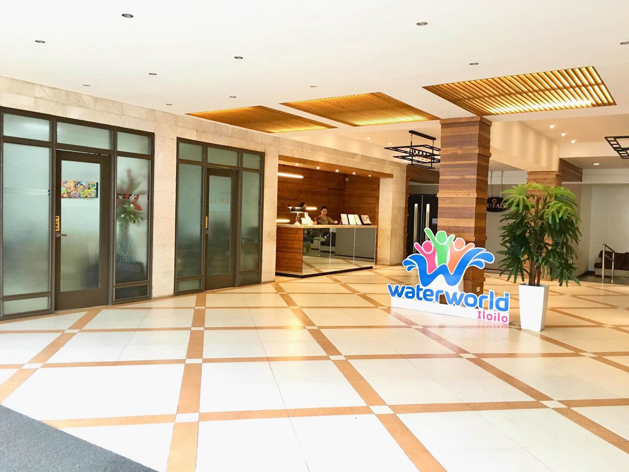 Eon Centennial Resort Hotel & Waterpark ايلويلو المظهر الخارجي الصورة